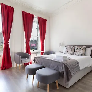 Modern In Prime Location Edinburgh